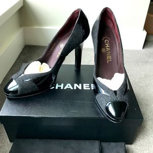 Classic Black Chanel Tweed Pumps SZ 36.5